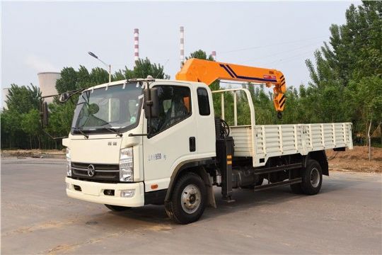點擊查看詳細(xì)信息<br>標(biāo)題：5噸凱馬隨車吊 閱讀次數(shù)：2391