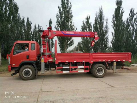 點擊查看詳細信息<br>標題：8噸東風隨車吊 閱讀次數(shù)：1847