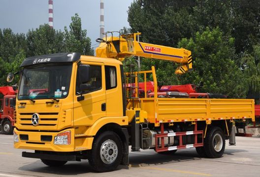點擊查看詳細信息<br>標題：8噸大運隨車吊 閱讀次數(shù)：1849