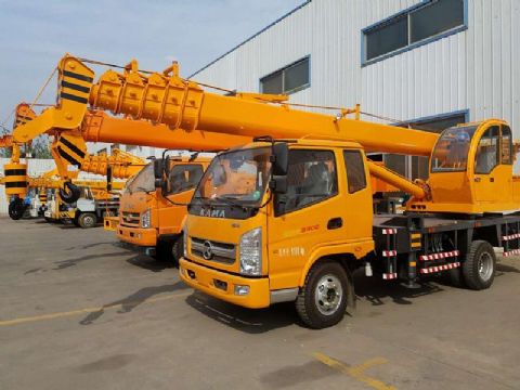 點擊查看詳細(xì)信息<br>標(biāo)題：8噸凱馬汽車吊 閱讀次數(shù)：1977