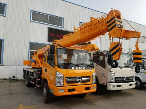 點擊查看詳細信息<br>標題：10噸凱馬汽車吊 閱讀次數(shù)：2051
