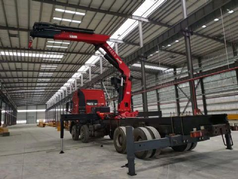 點擊查看詳細信息<br>標題：15噸折臂吊 閱讀次數(shù)：2563